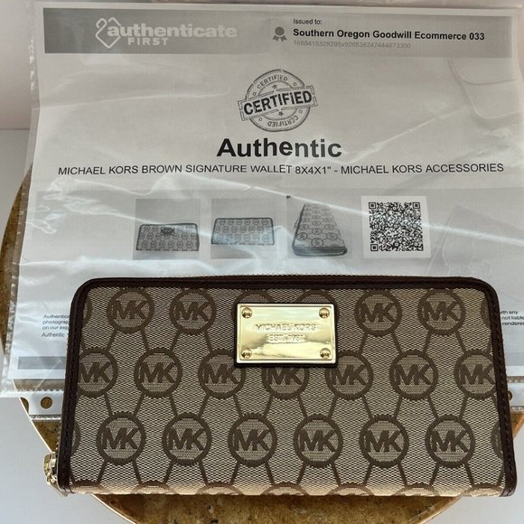 Michael Kors Signature Logo Brown Wallet Womens Golden Hardware Handbag New - Picture 10 of 10